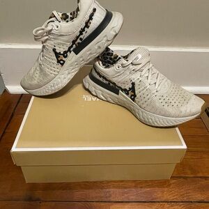 Nike React Infinity Beige and Black Leopard Sneakers Size 7 Women’s